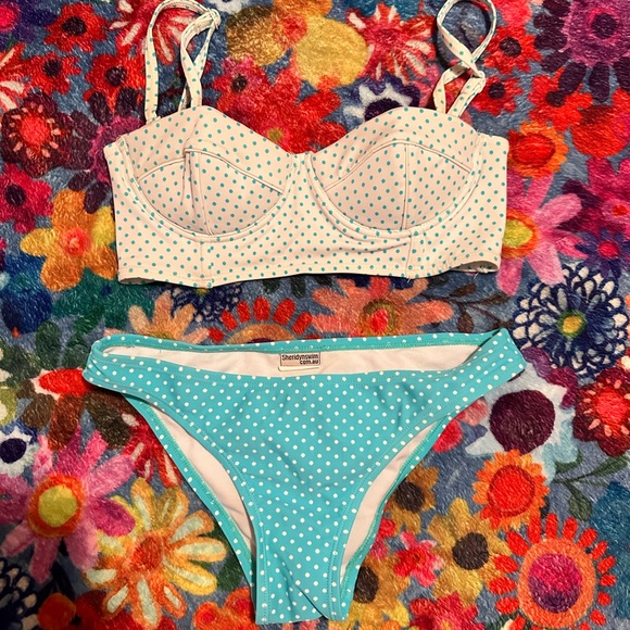 Sheridyn Swim Other - Adorable pinup style bikini with bustier top